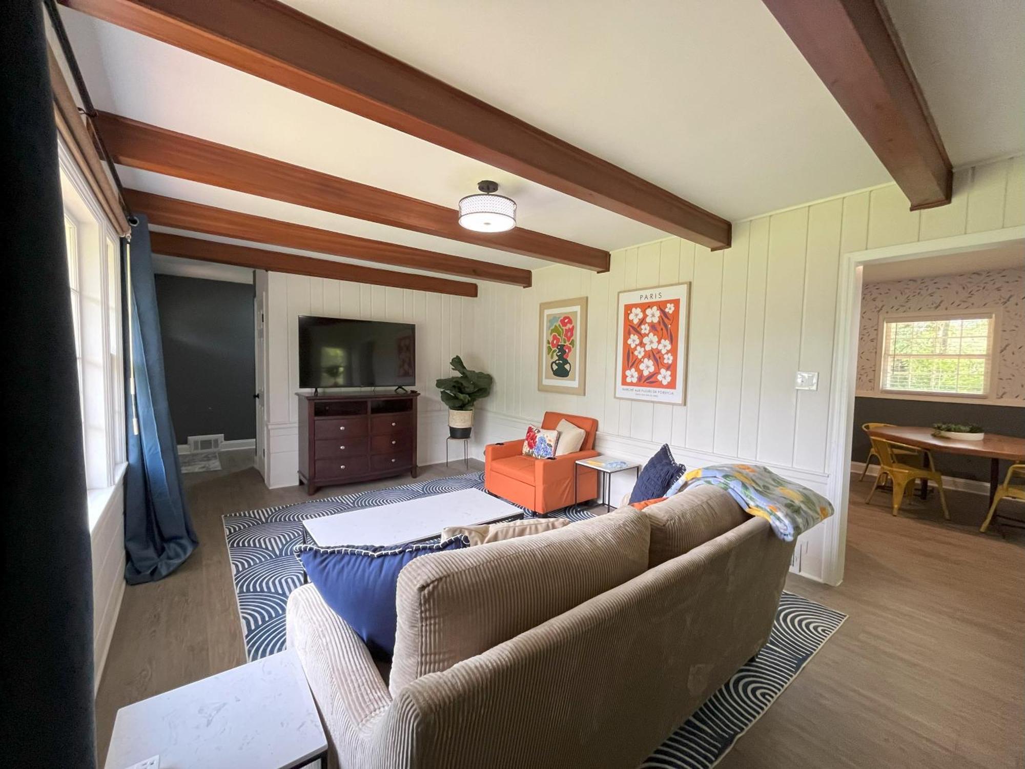 Sapphire Shire Villa Winston-Salem Exterior photo